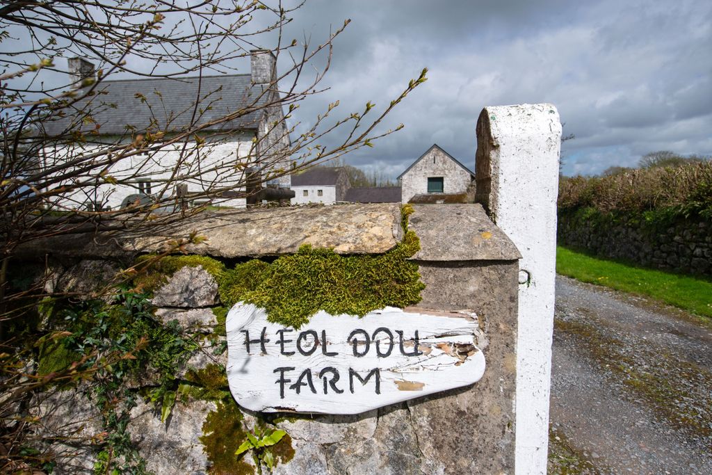 Property photo 3 of 45 A Page _ 160424_Heol_Ddu_Farm_Cefneithin_009.Jpg