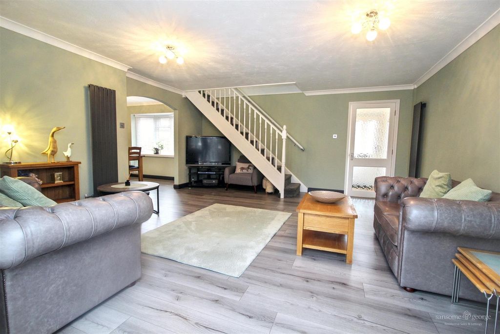 Property photo 2 of 21 Living Room