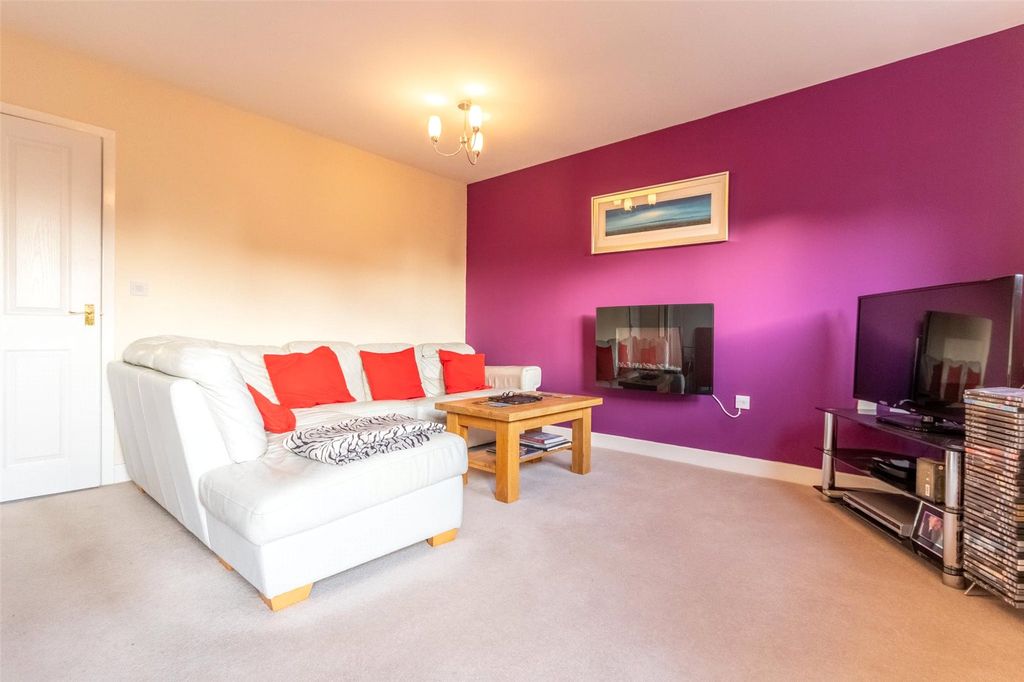 Property photo 3 of 15 Picture No. 12