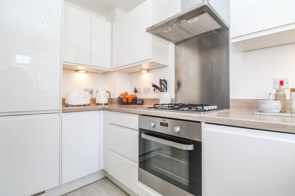Property photo 2 of 18 Kitchen