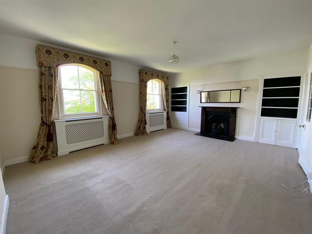 Property photo 3 of 13 Sitting Room.Jpg