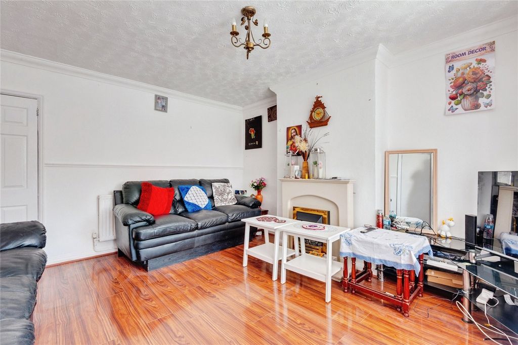Property photo 2 of 17 Picture No. 15