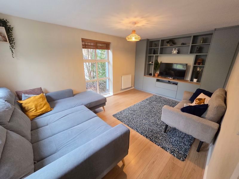 Property photo 1 of 29 Photo 8