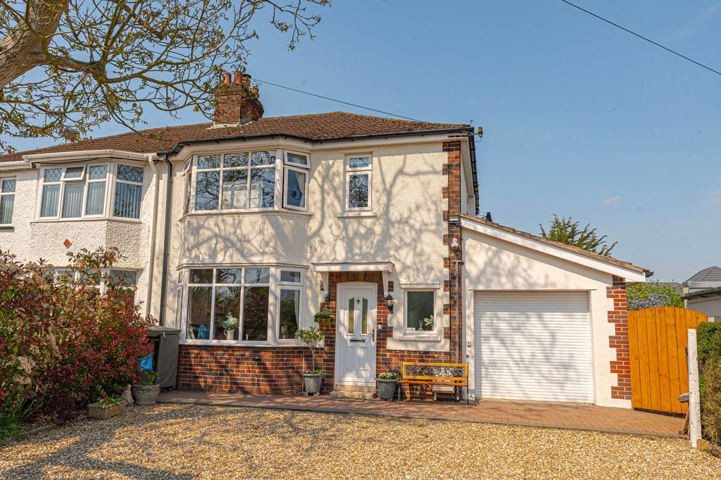 Property photo 1 of 52