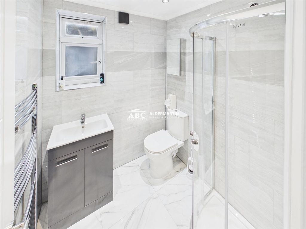 Property photo 3 of 9 Cam03215G0-Pr0105-Still005.Jpg