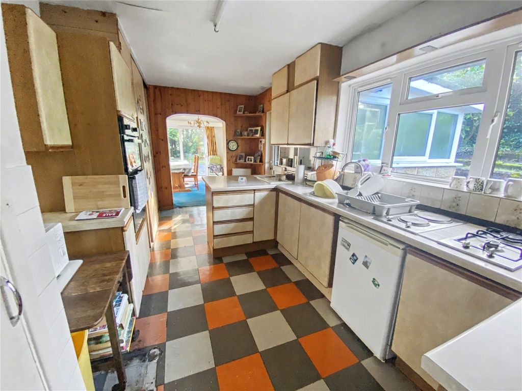 Property photo 3 of 16 Kitchen