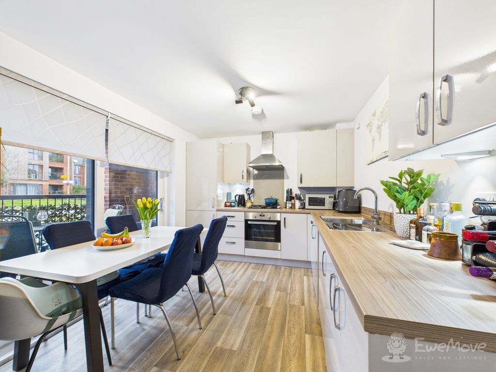 Property photo 3 of 9 Kitchen