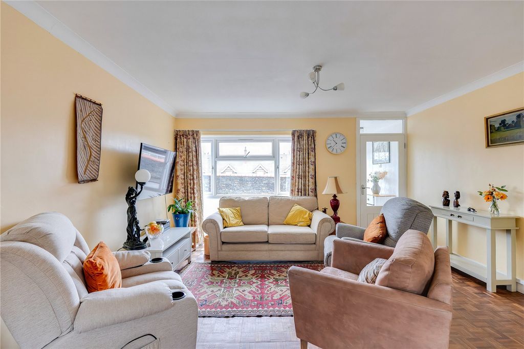 Property photo 3 of 32 Picture No. 18