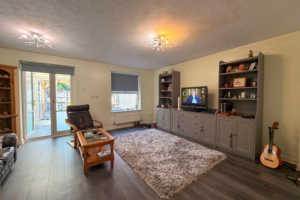 Property photo 3 of 17 Sitting Room