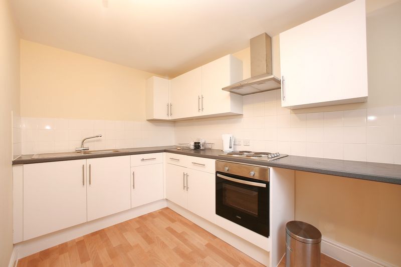 Property photo 1 of 8 Kitchen(1)