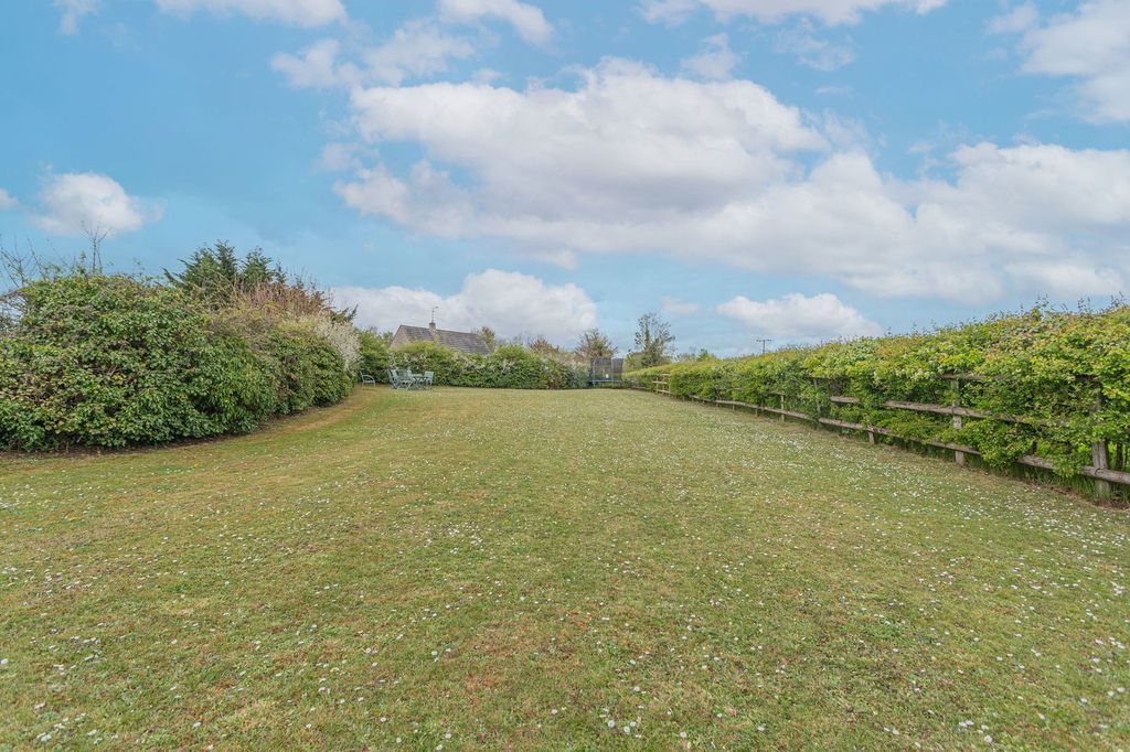 Property photo 2 of 22