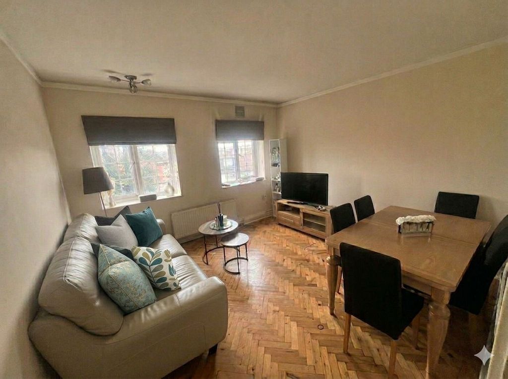 Property photo 2 of 5