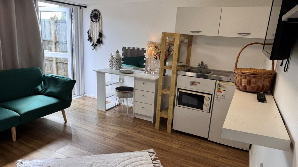 Property photo 2 of 9 Photo 2