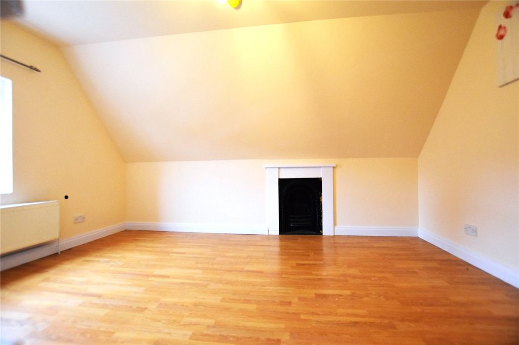 Property photo 3 of 8 Picture No. 27