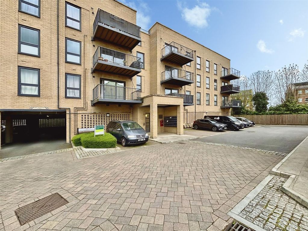 Property photo 1 of 13 Starboard Crescent