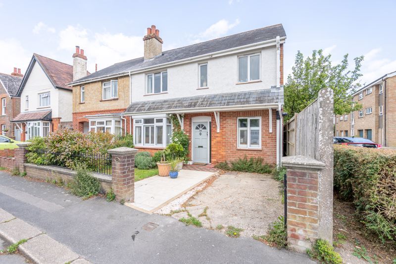 Property photo 1 of 20 Photo 7