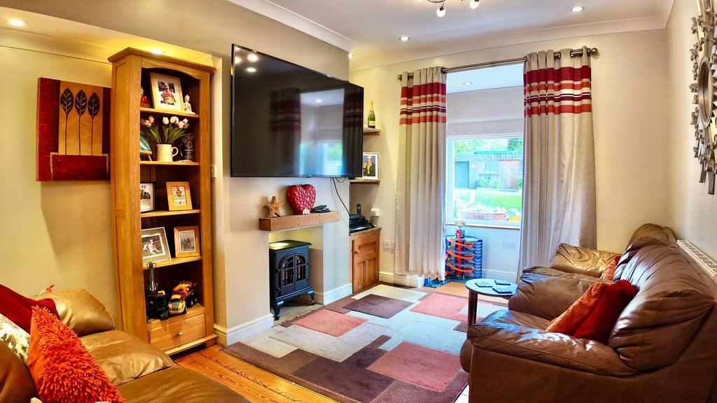 Property photo 2 of 36