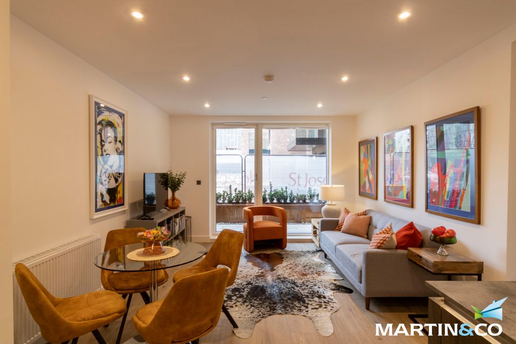 Property photo 2 of 28