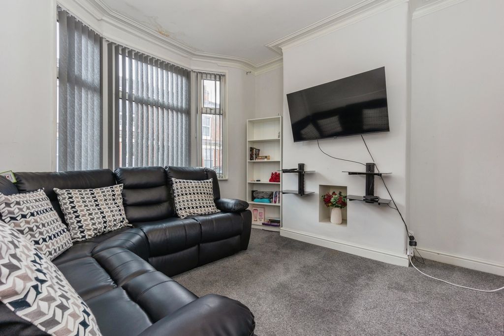 Property photo 2 of 19 Pbox-Img.Jpg