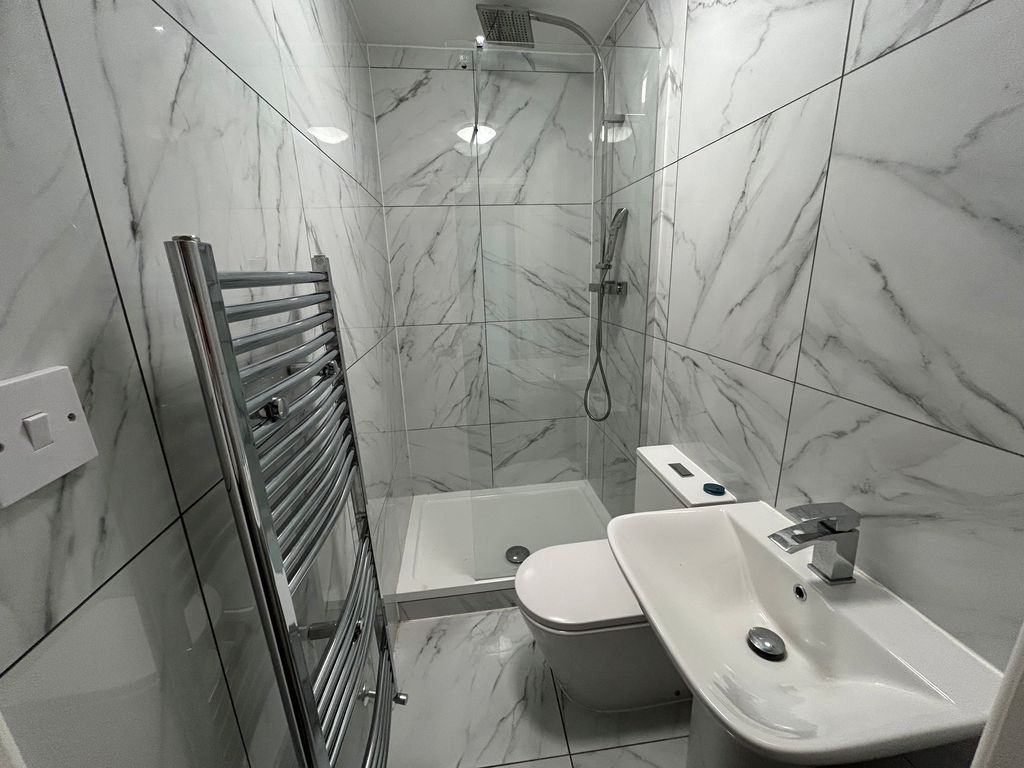 Property photo 2 of 3
