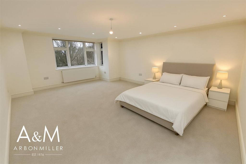 Property photo 2 of 9 13.Jpg