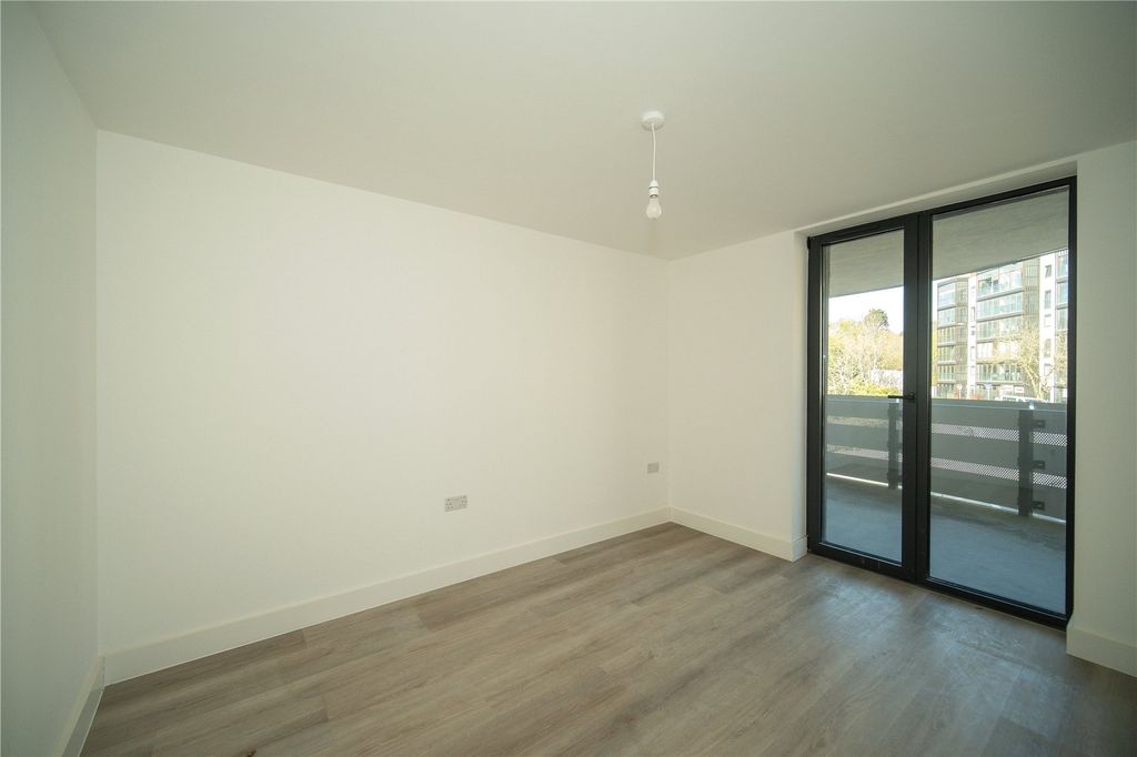 Additional image 6 of 2 bed flat for saleSavoy Place, Farnborough, Hampshire GU14