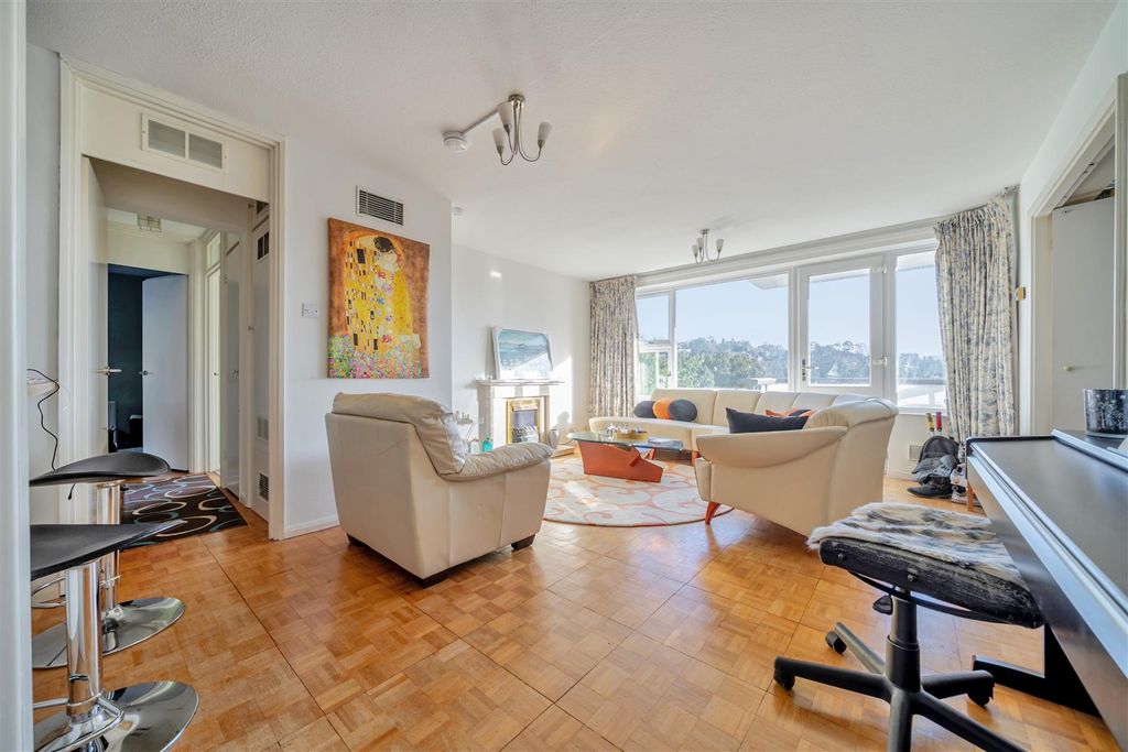 Property photo 3 of 16 1397843-3-696A1A19d1A7c.Jpg