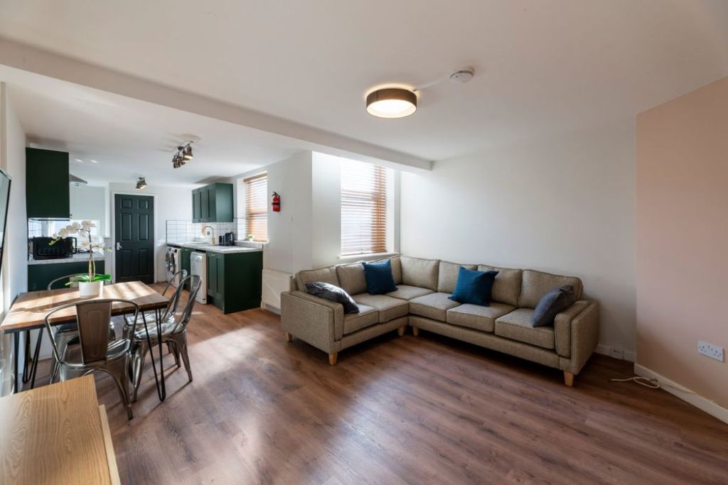 Property photo 1 of 16 64Ea - Living Area