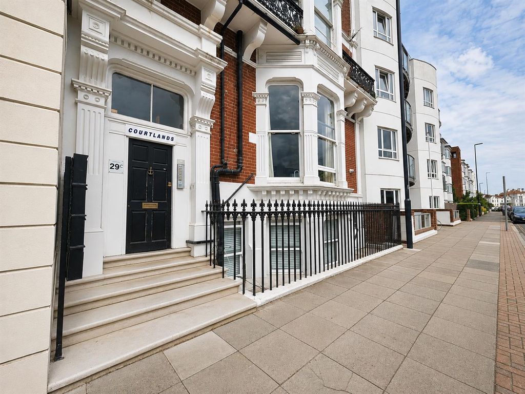 Property photo 1 of 8 Courtlands.Png