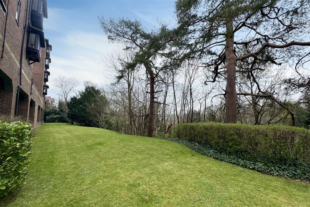 Property photo 3 of 12 Garden.Jpg