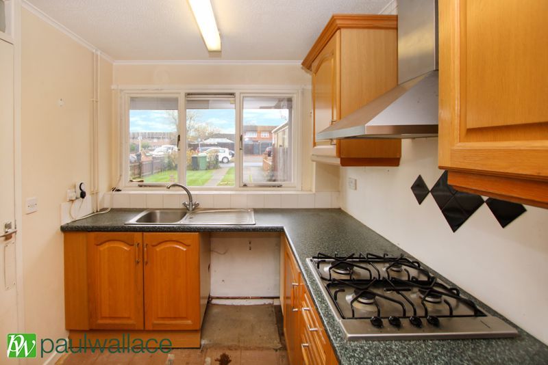 Property photo 3 of 12 Kitchen