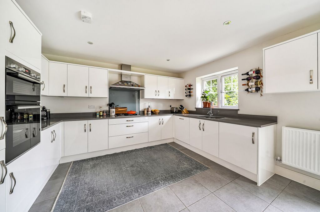 Property photo 2 of 23 1515959-7-6Aa003E...