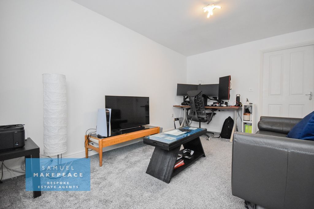 Property photo 2 of 17 Gallery