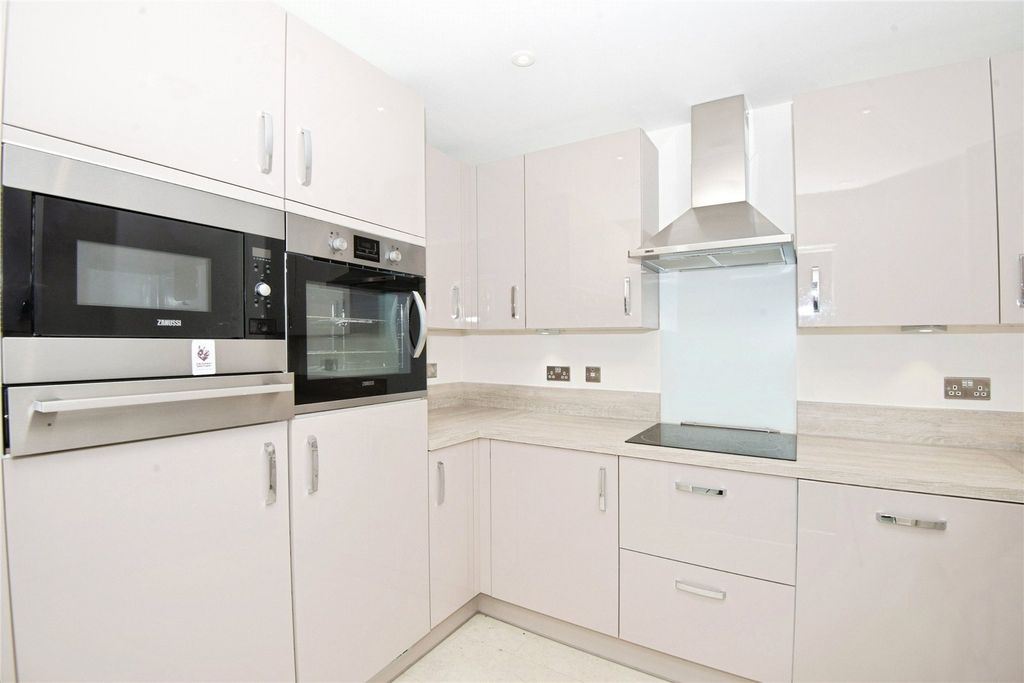 Property photo 3 of 10 Kitchern