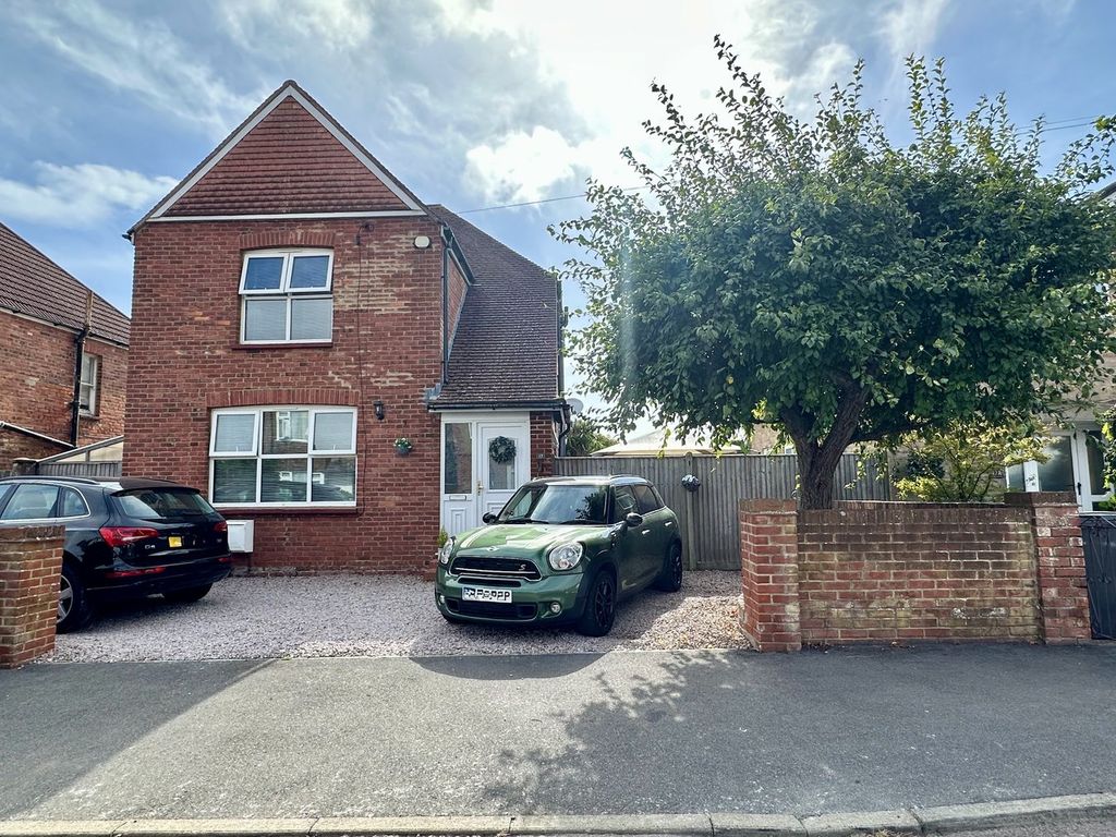 Property photo 1 of 26