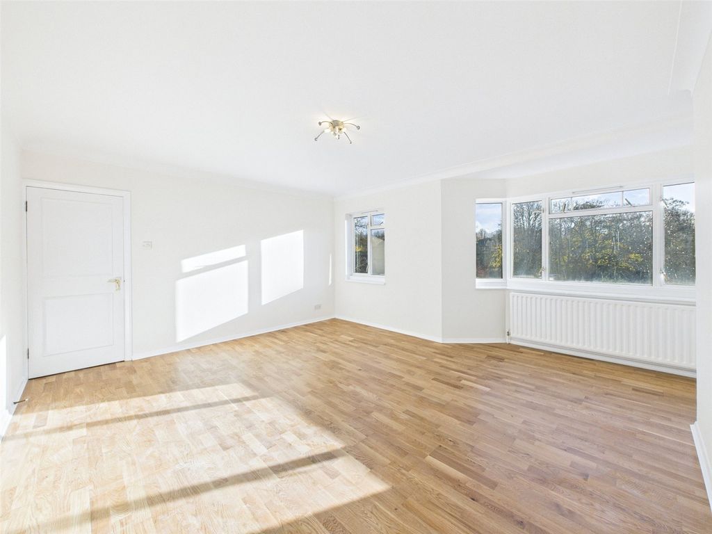 Property photo 2 of 13 Picture No. 18