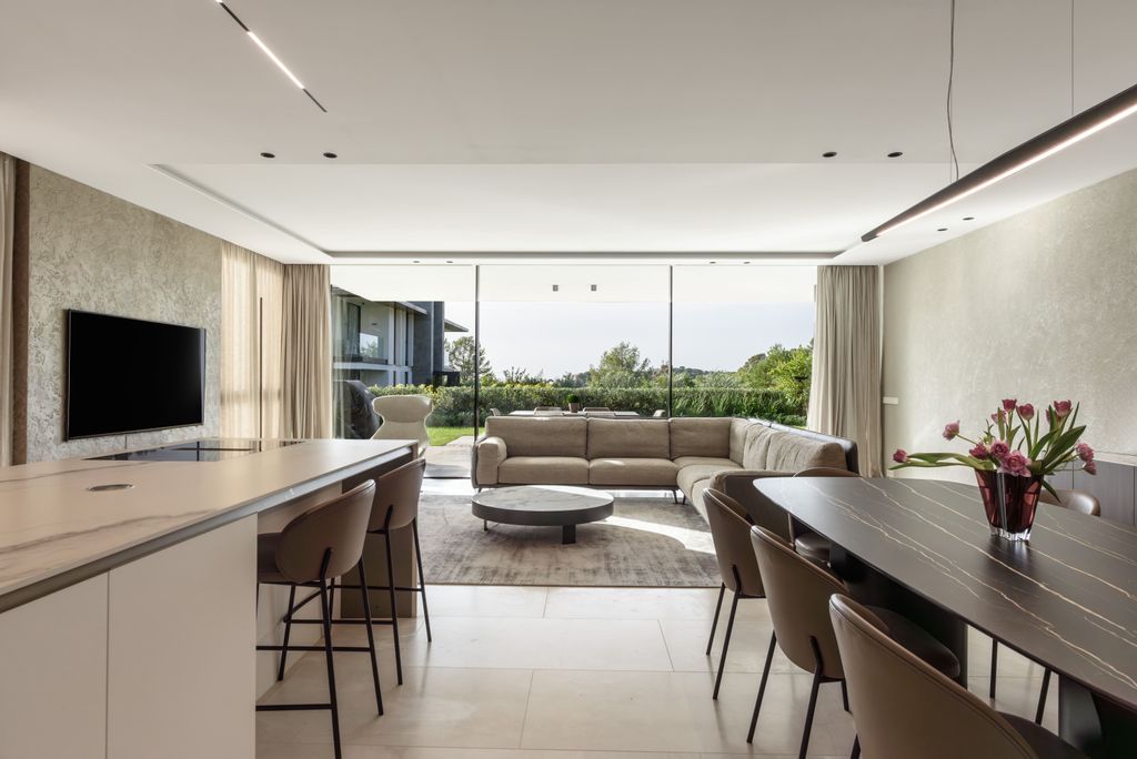 Property photo 3 of 26 003.Jpg