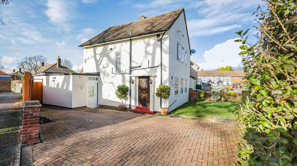 Property photo 1 of 21 Front (Exterior)