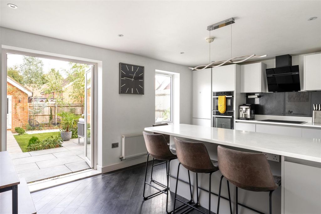 Property photo 2 of 20 66 Langmore Lane-11.Jpg