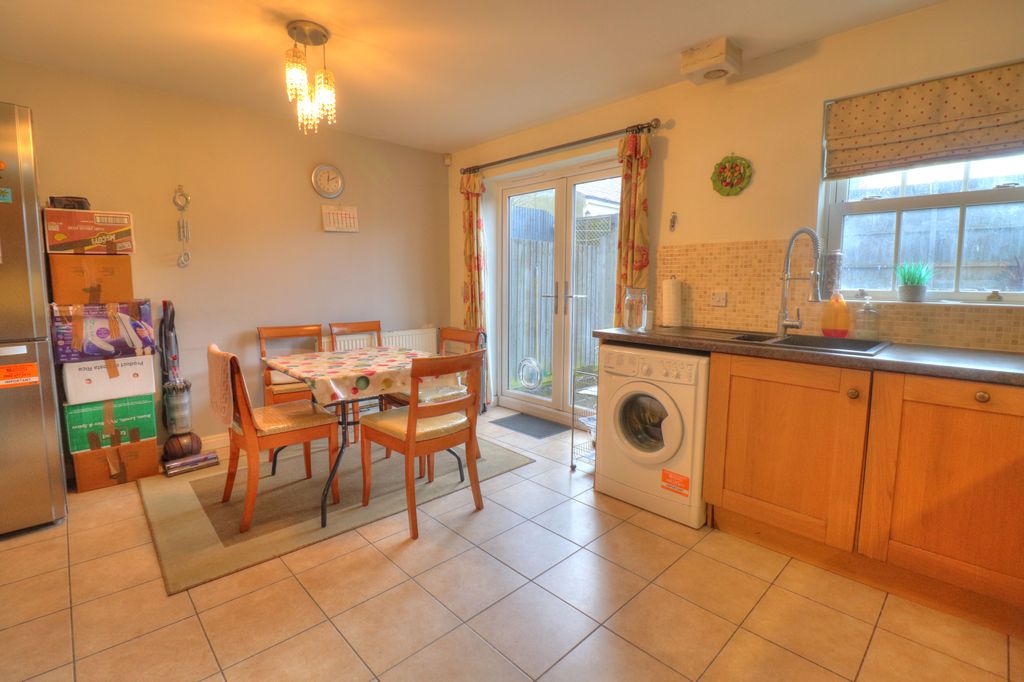 Property photo 3 of 17 Kitchen/Diner