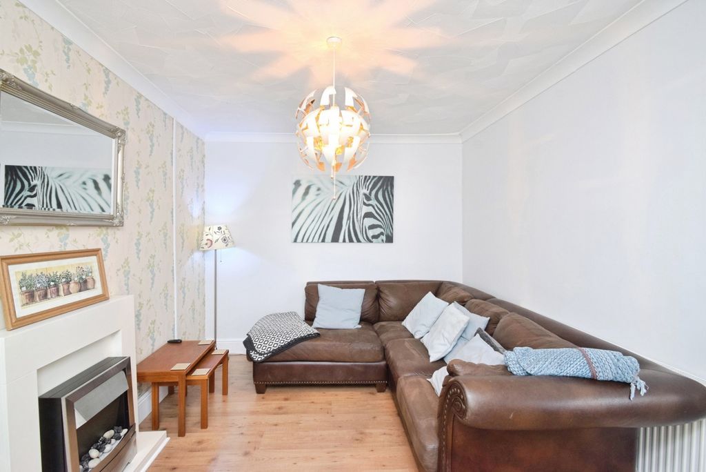 Property photo 2 of 21 Pbox-Img.Jpg