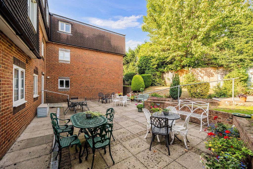 Property photo 2 of 12