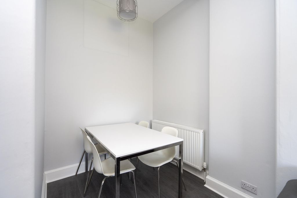 Property photo 2 of 27