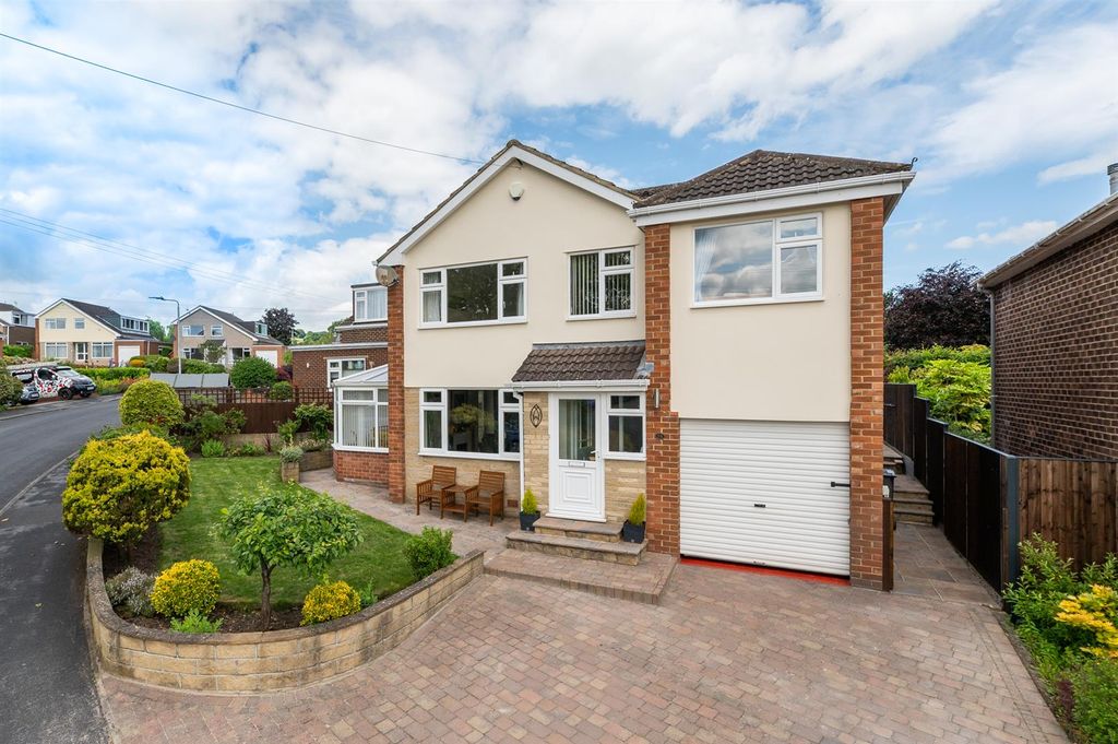 Property photo 1 of 37 St Richards Road