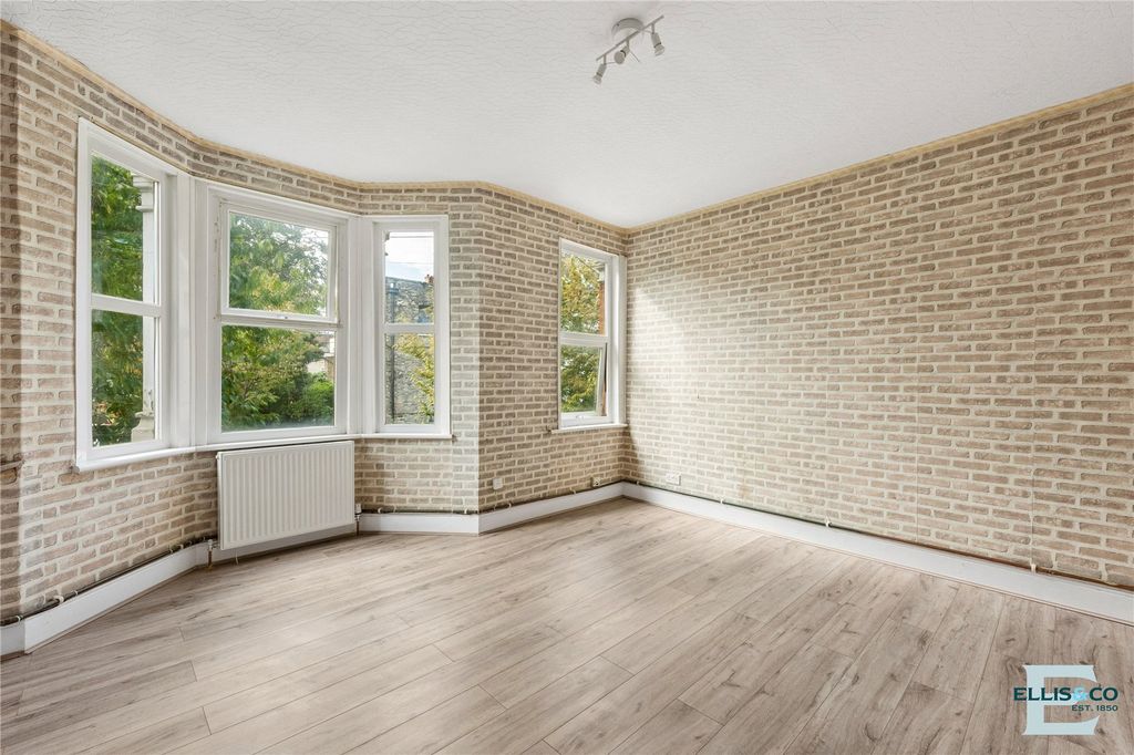 Property photo 2 of 13 Picture No. 22