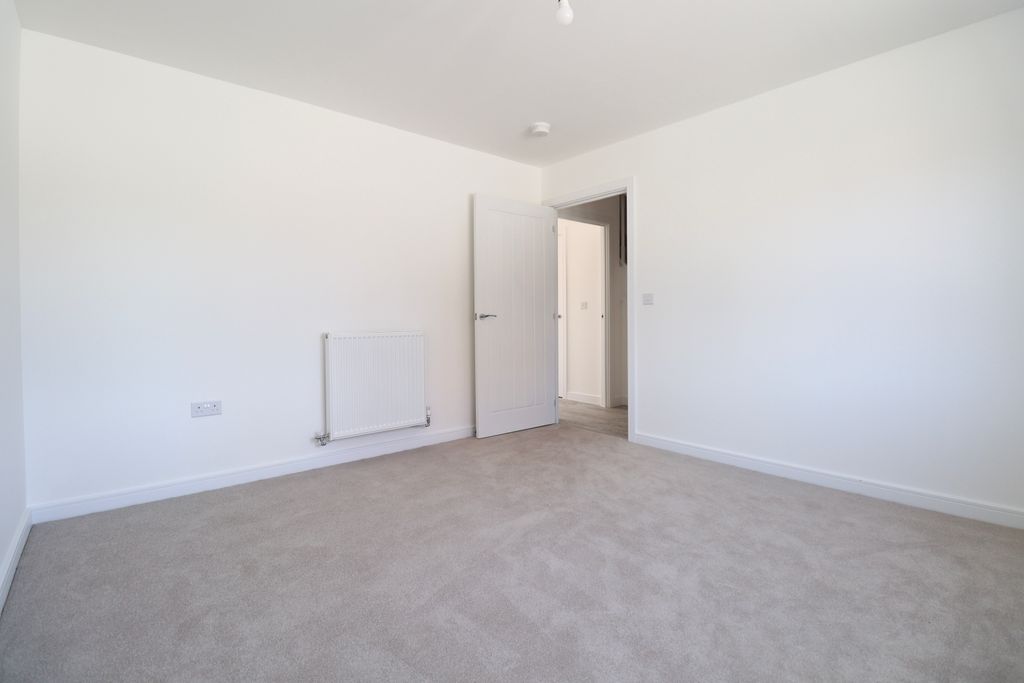 Property photo 2 of 37