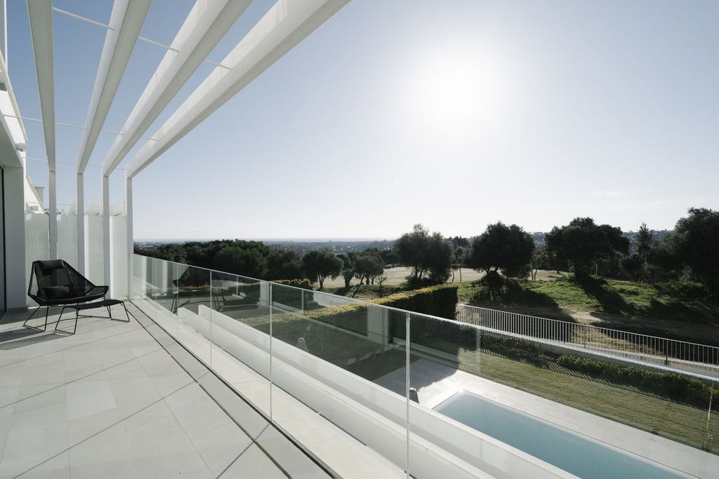 Property photo 3 of 25