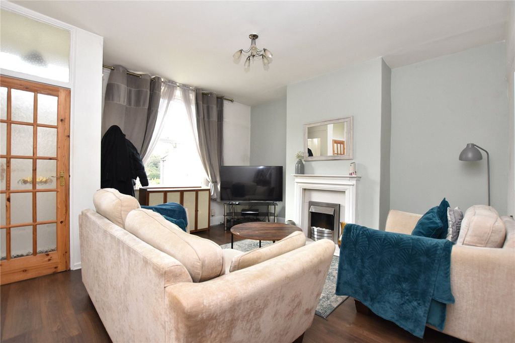 Property photo 2 of 15 Picture No. 12