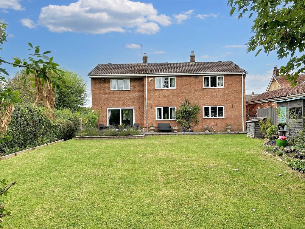 Property photo 2 of 34 Picture No. 05