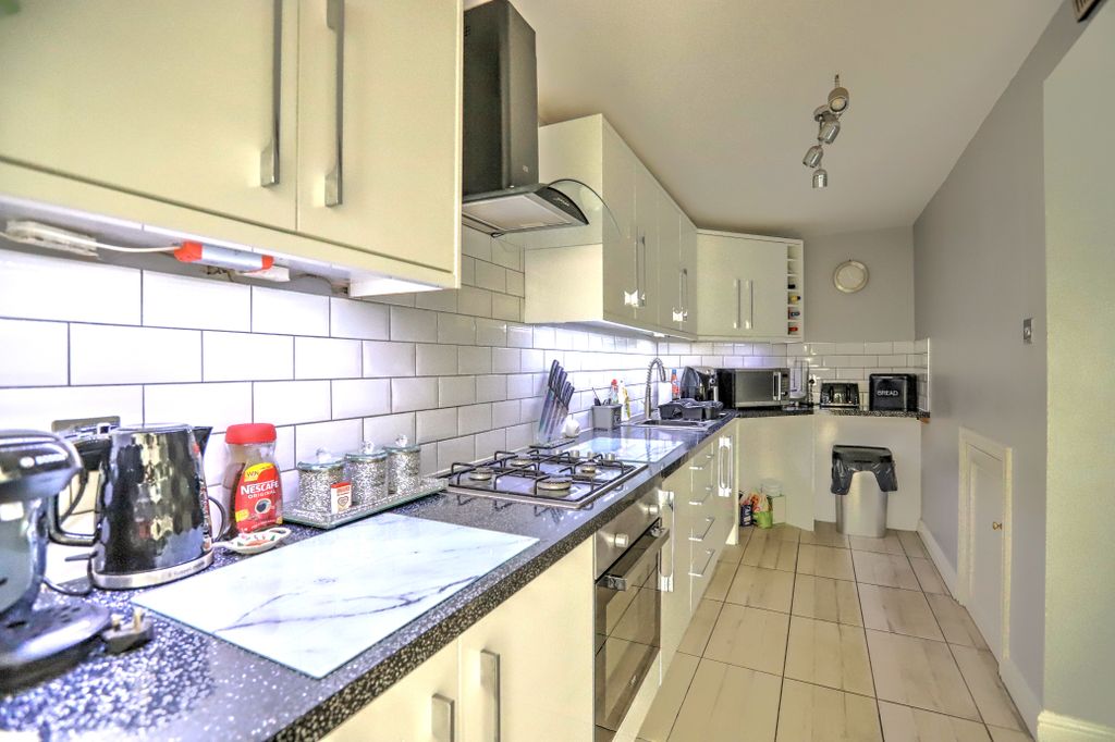 Property photo 3 of 16 Img_8175_6_7